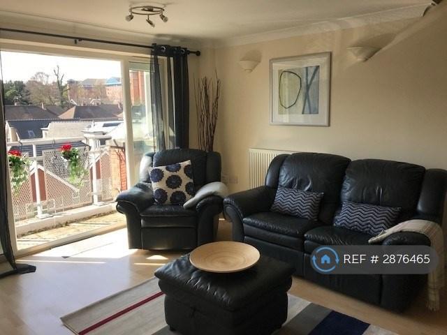 2 bedroom flat in Grosvenor House, Sutton, SM1 (2 bed) (#2876465)