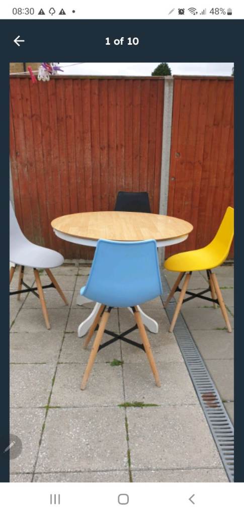 Modern round  dining table and chairs 