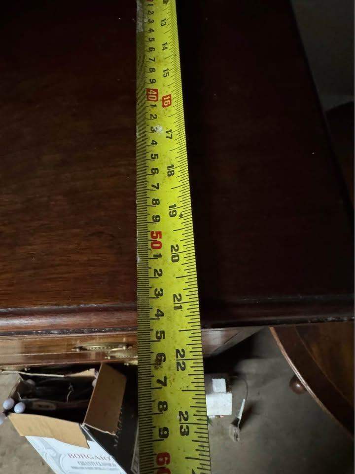 Georgian style chest of drawers