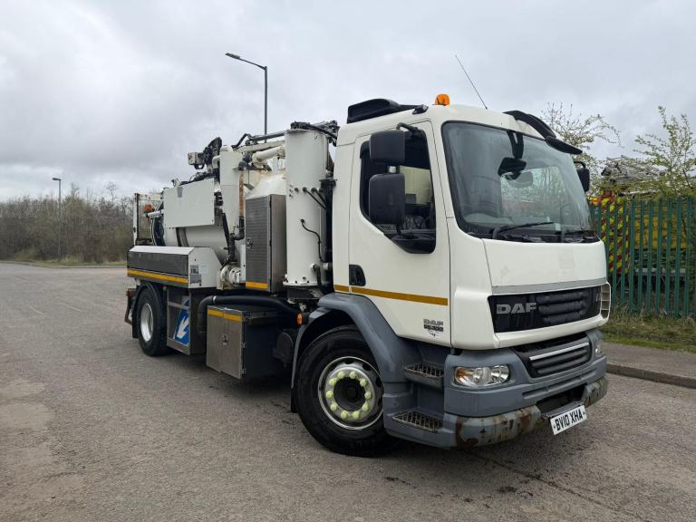 2010 (10) DAF TRUCKS LF 55 300