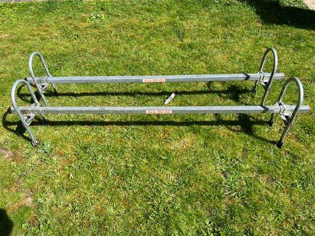 Heavy duty roof racks