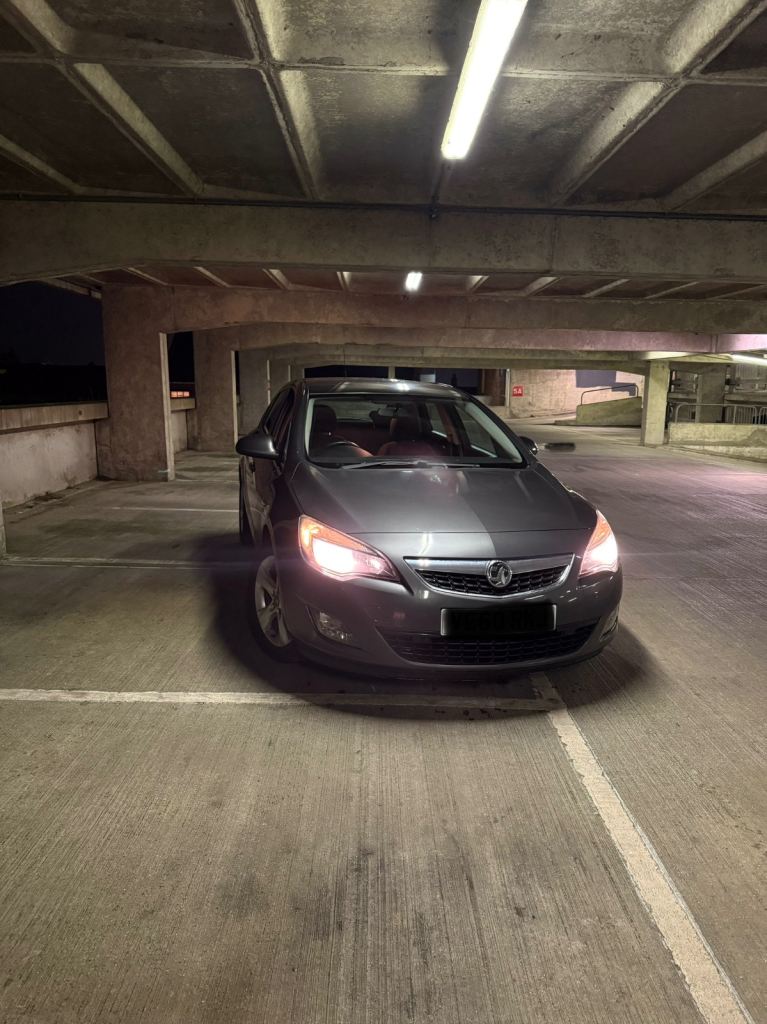 Vauxhall, ASTRA, Hatchback, 2011, Manual, 1686 (cc), 5 doors