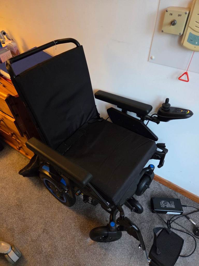 Electric wheelchair - Quickie Q100R