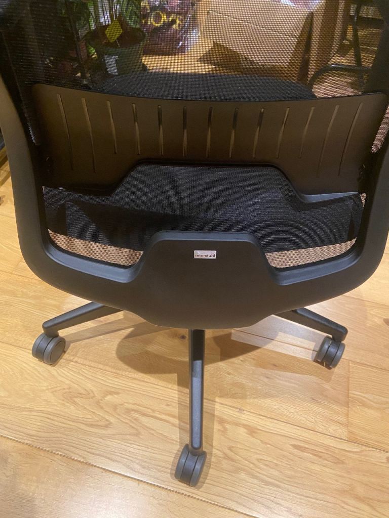 Interstuhl everyis1 office chair