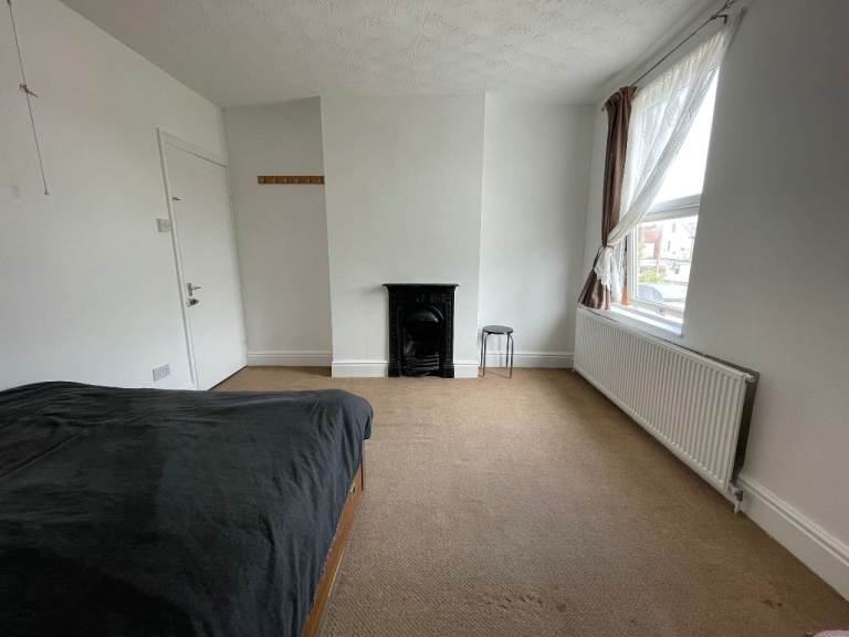Double Room near County Rd
