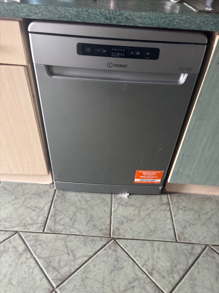 Insesit dishwasher