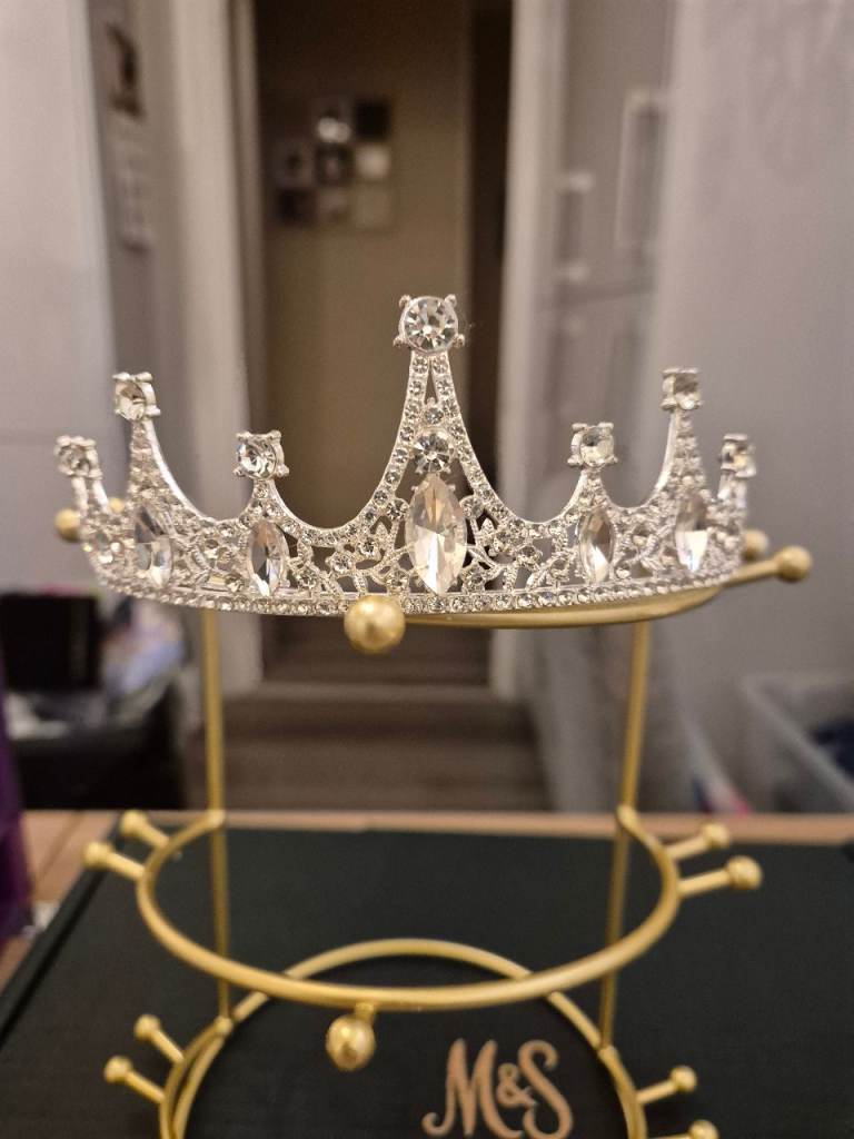 Beautiful Silver-Tone Diamante Tiara/Crown – As Good As New