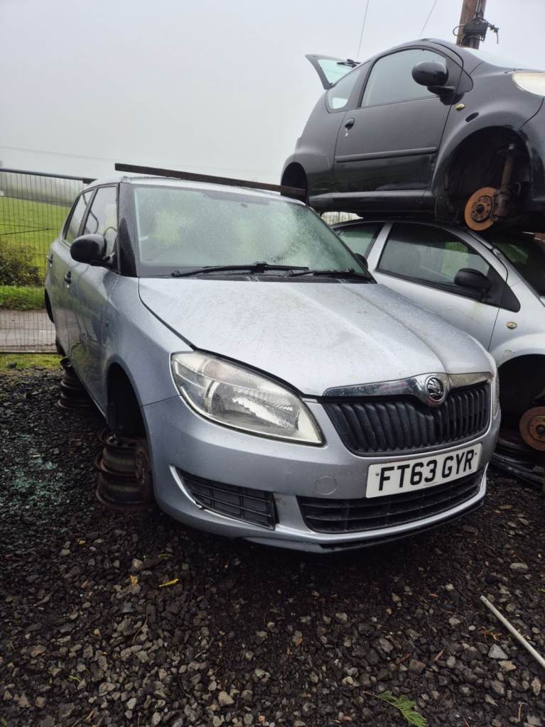 2014 SKODA FABIA 2    1.2 PETROL BREAKING FOR PARTS