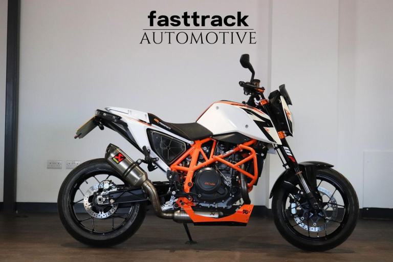 KTM 690 Duke R - 2014 - STUNNING - GREAT EXTRAS - FULL HISTORY