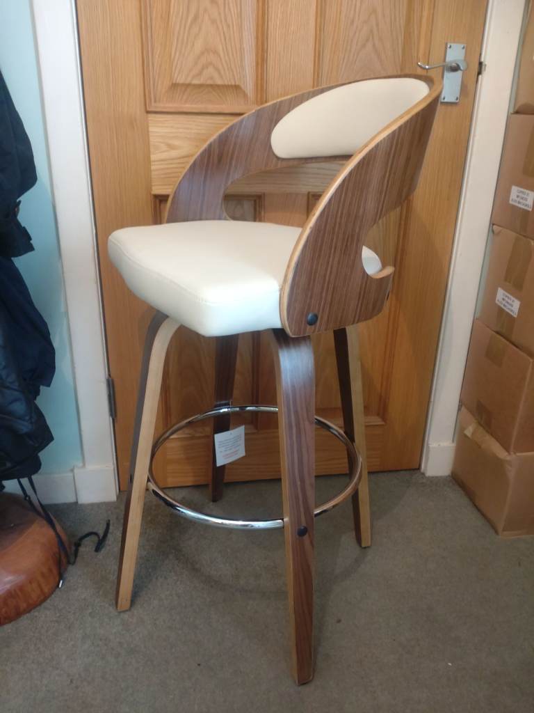 Bar stool 