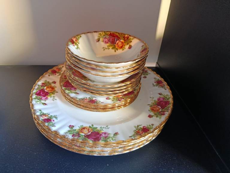 Royal Albert Old Country Roses Dinnerware Set