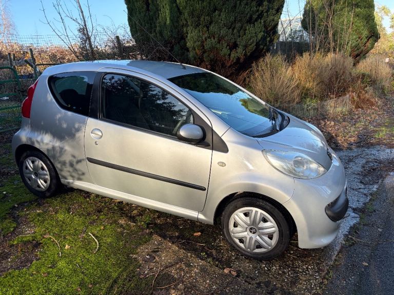 Peugeot, 107, 3 Door Automatic. FSH - Excellent Condition - £20 Road Tax