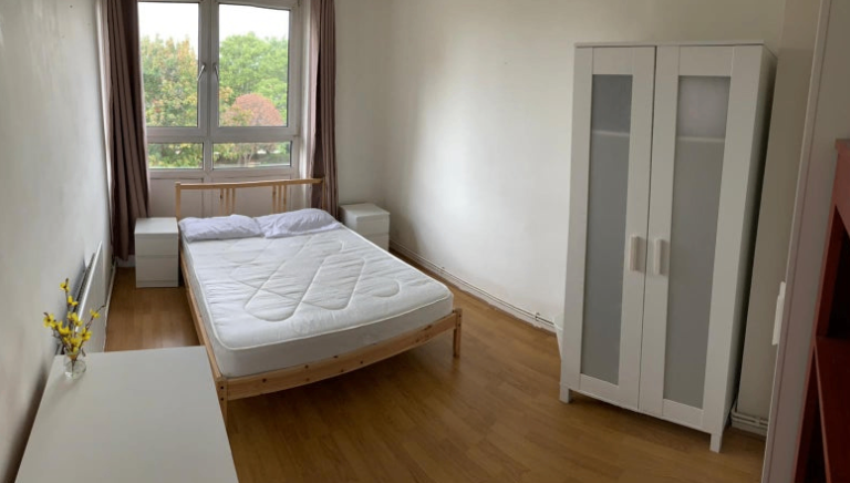 Double Room Devons Road £850/pm - Bills Inc | Low Deposit £400!