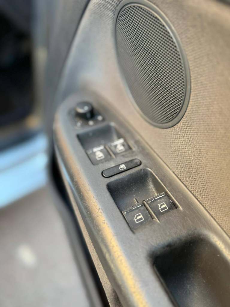 Volkswagen, GOLF PLUS, Hatchback, 2005, Manual, 1598 (cc), 5 doors