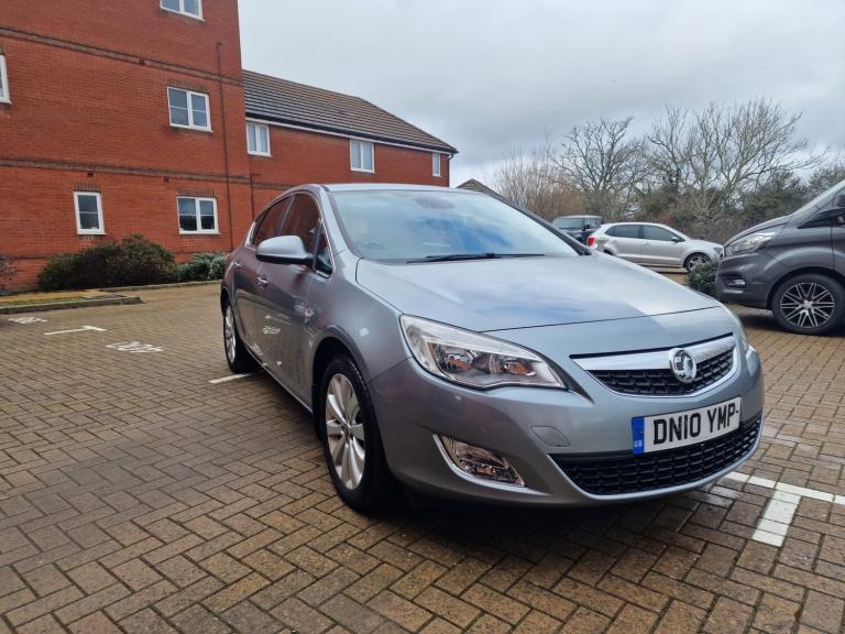 2010 Vauxhall Astra 1.4T 16V SE [140] 5dr HATCHBACK Petrol Manual
