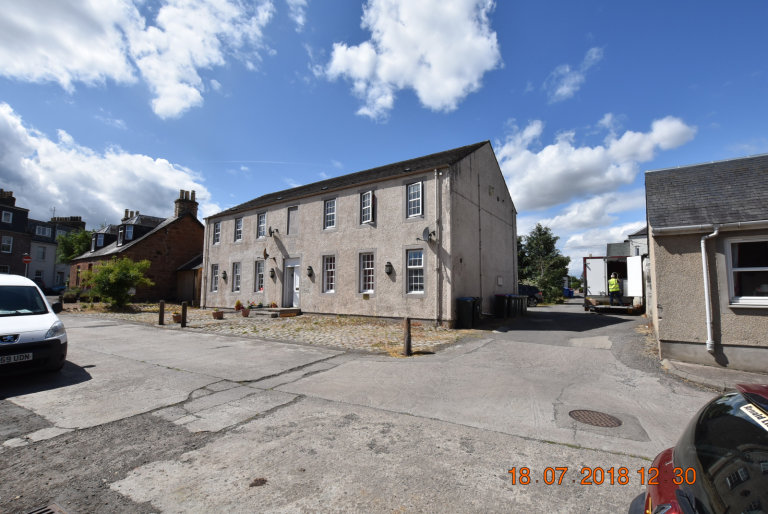 2 bedroom flat in 1 Imrie house Back Street, Bridge of Earn Perth PH2 9AE