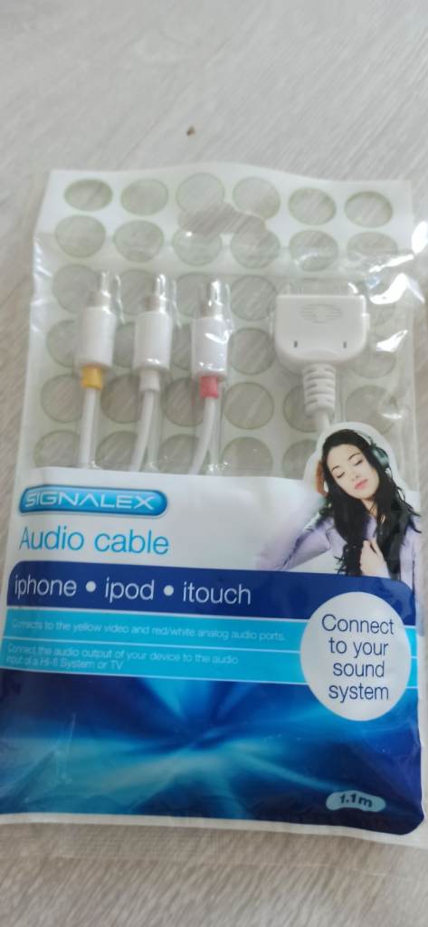 Audio Cable [ For iPhone, iPod, iTouch ] by Signalex 1.1 Meter £5 