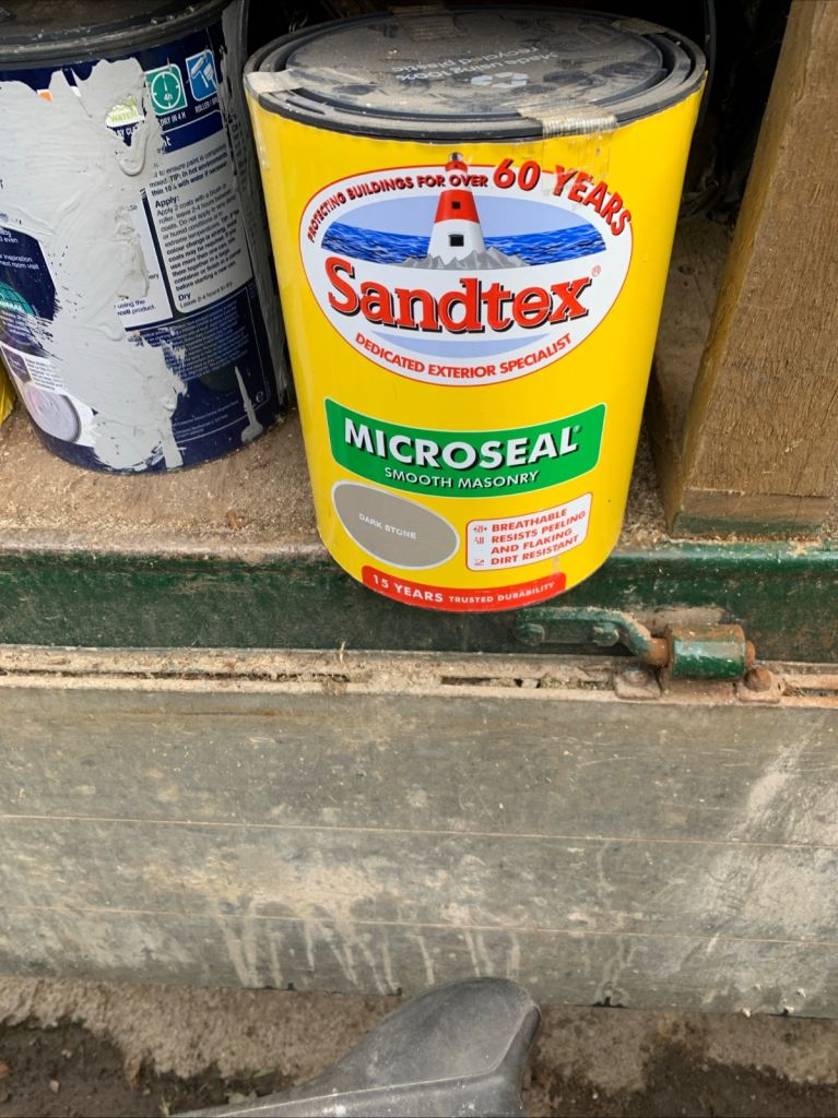 Sandtex exterior masonry paint 