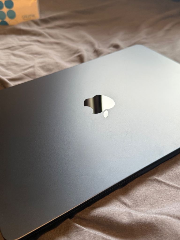 M3 MacBook Air 2024, 256gb storage, 8gm ram