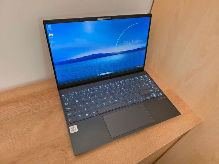 Windows 11 Asus Laptop i5-1035G1 8GB RAM 512GB NVMe.