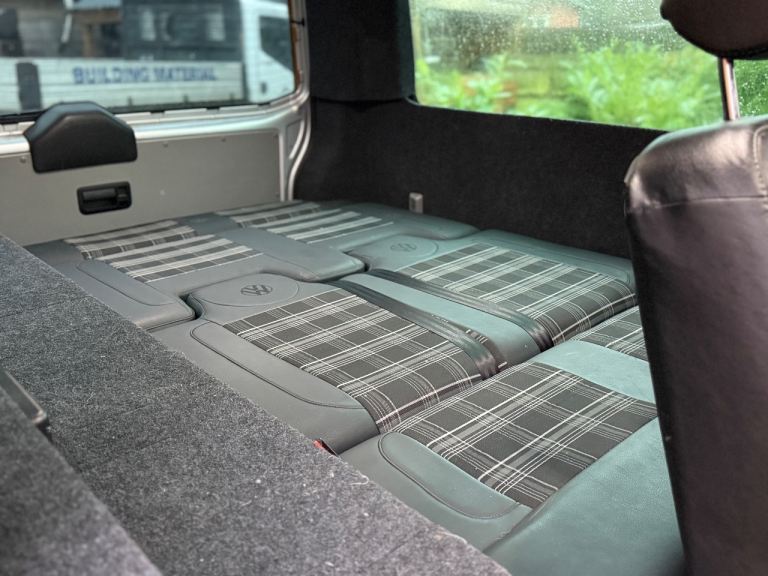 Volkswagen, TRANSPORTER SHUTTLE, Minibus, 2005, Manual, 2460 (cc)