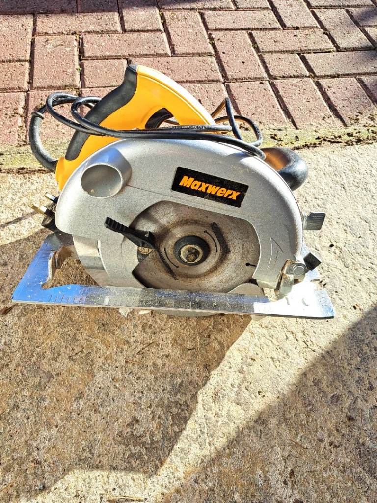 CIRCULAR SAW