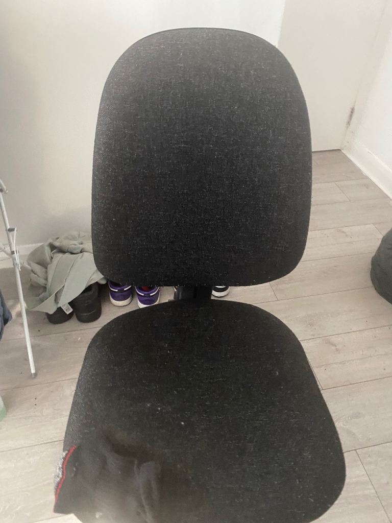 Desk chair 