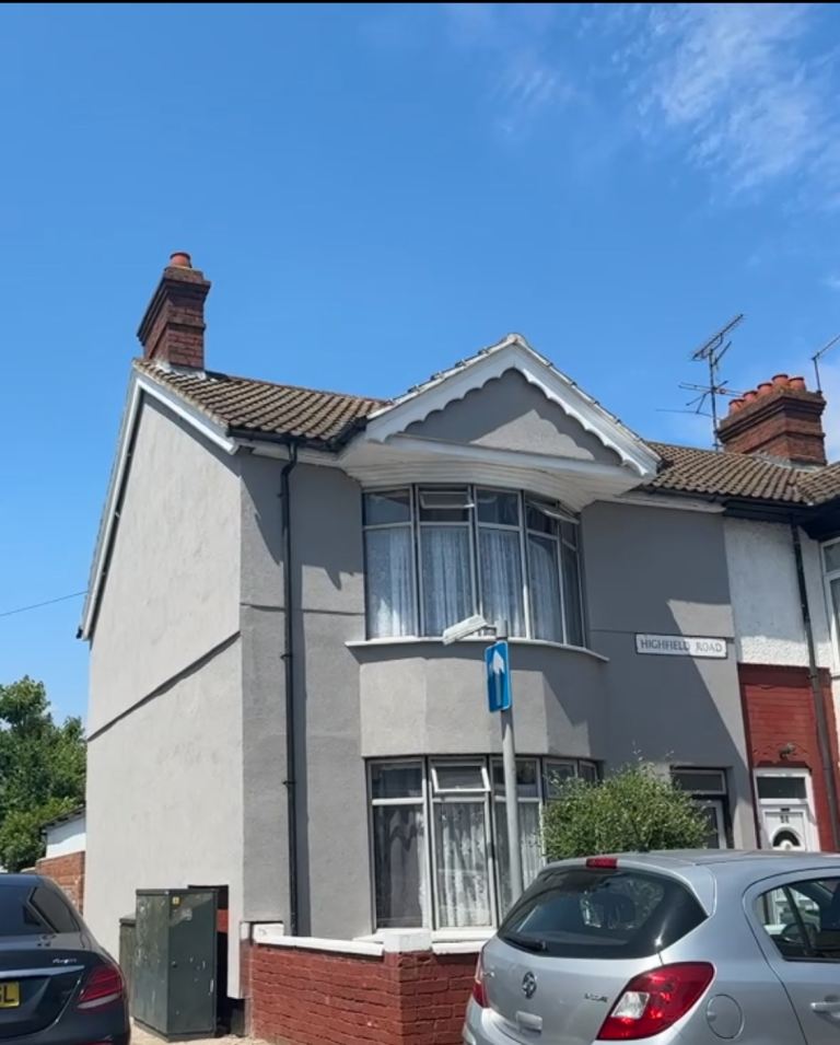 3/4 bedroom house for rent with off road parking