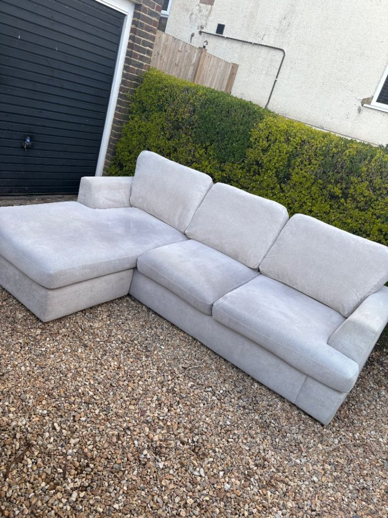 DFS immaculate REVERSIBLE L SHAPE sofa (I CAN DELIVER TO YOU)