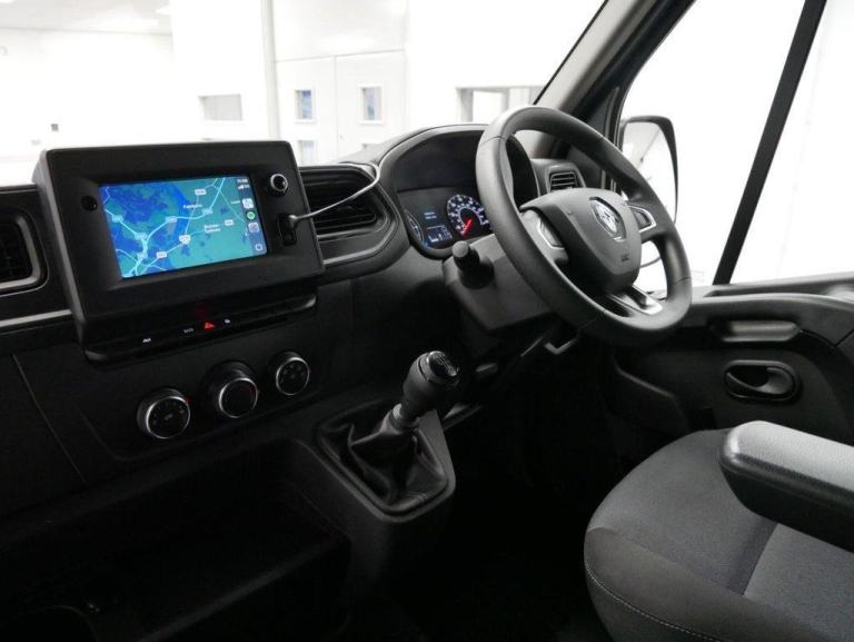 72 RENAULT MASTER 2.3 DCI 135 BHP SWB BUSINESS EDITION ( SAT NAV )