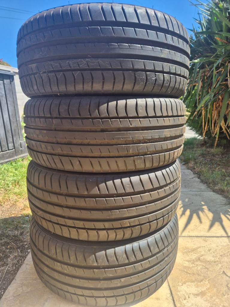 225-45-18 set - new