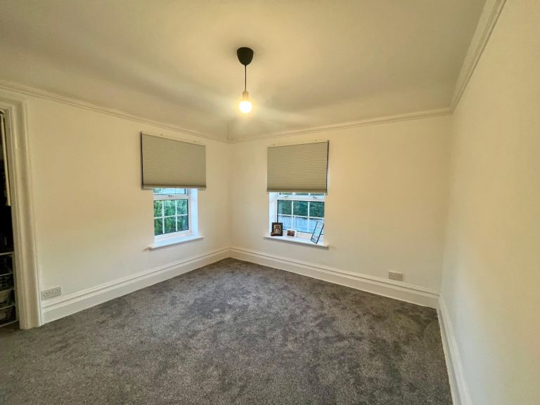 Rent 2 Double Rooms - close to Cuffley Station