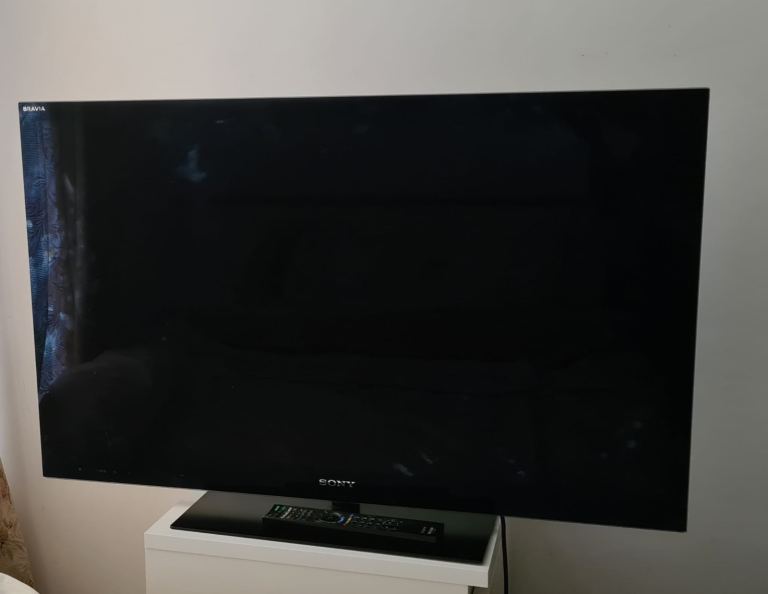 40” Sony Bravia KDL-40NX713 3D full HD Digital LCD TV