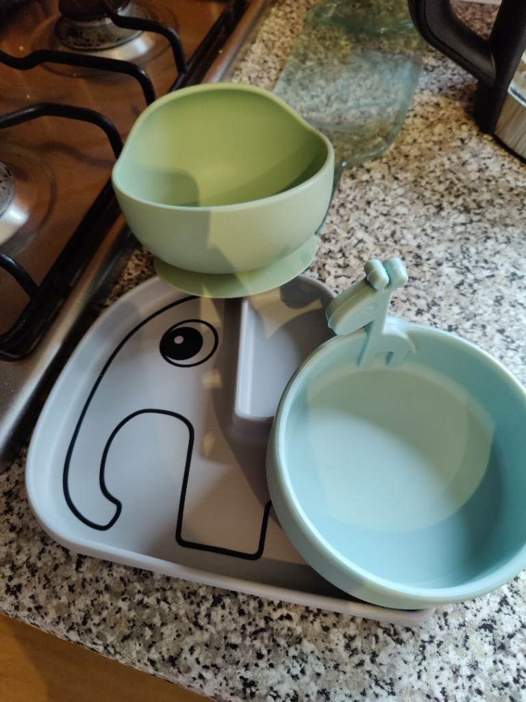 Two kids bowls and a plate 