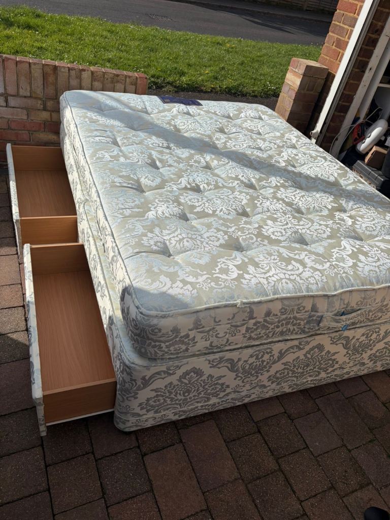 Quality king size divan bed with 4 drawers and clean mattress 