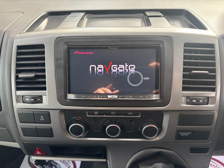 2015 Volkswagen Transporter 2.0 BiTDI 180PS Highline Kombi Van 4MOTION WINDOW VAN Diesel Manual