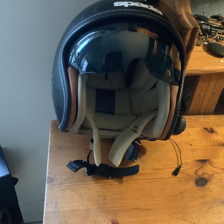 Crash helmet 