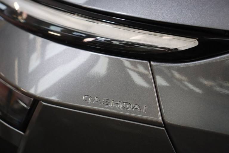 2022 Nissan Qashqai 1.3 DIG-T MHEV Acenta Premium 5dr (APPLE CAR PLAY, REV CAMERA) Manual