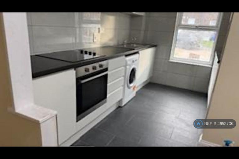 3 bedroom house in Thamley, Purfleet, RM19 (3 bed) (#2652706)