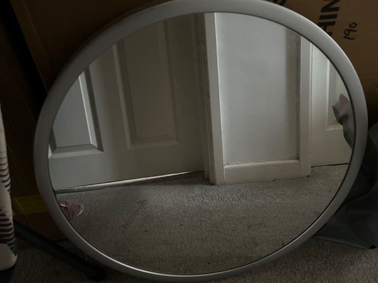 Large mirror 