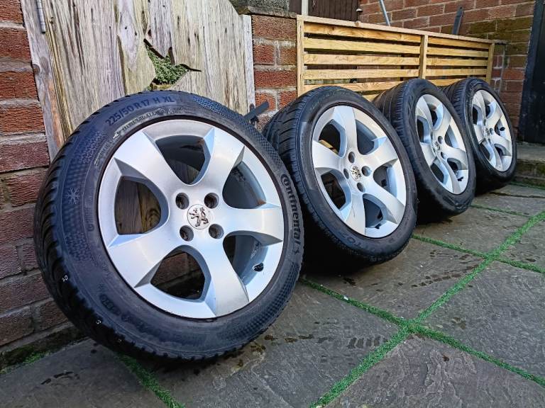 17" Peugeot alloys with tyres 
