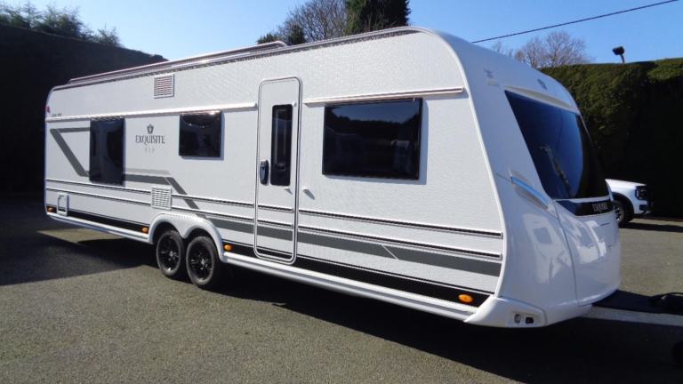 LMC 685 VIP Exquisit 5 BERTH,FIXED BED CARAVAN IN VERY NICE CONDITION.CO... 2024