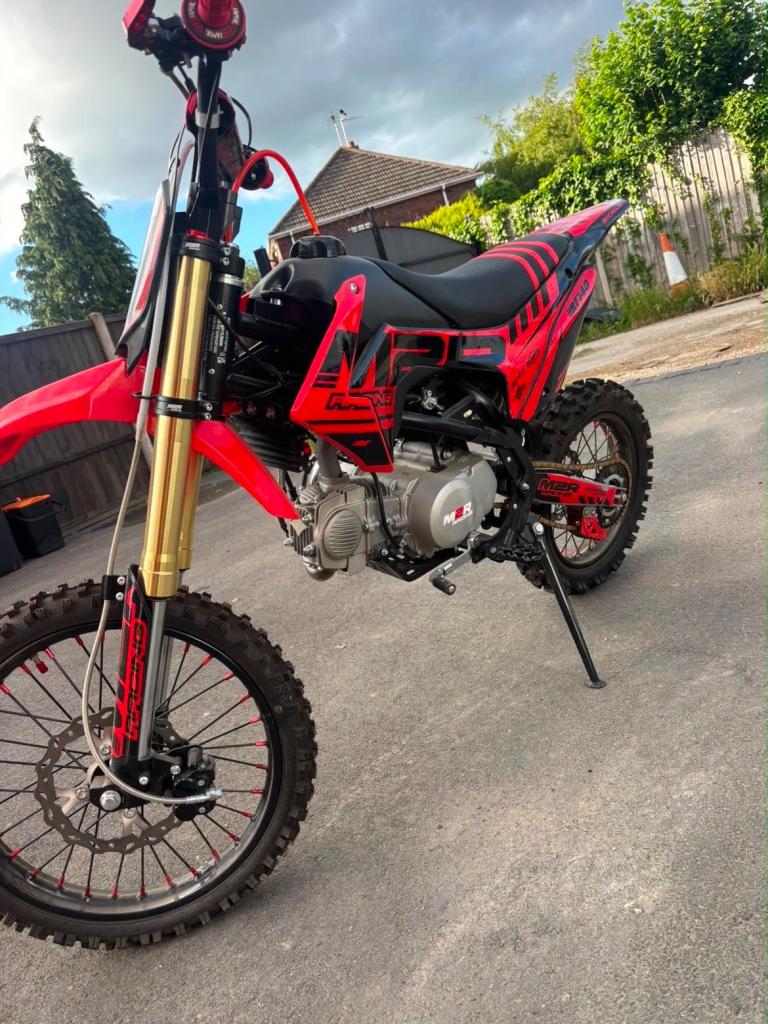 M2R RF140cc pit bike 