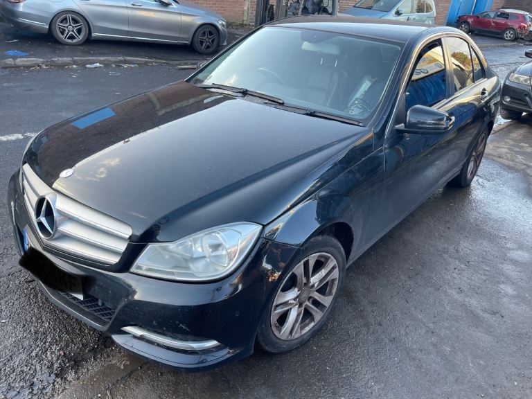 12 Mercedes c200 2.2 diesel Auto Black BREAKING parts
