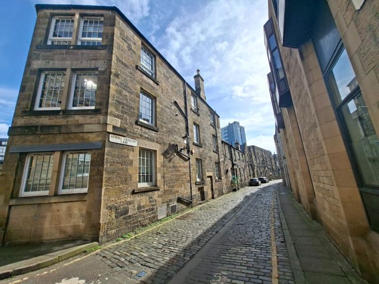 1 bedroom flat in Atholl Crescent Lane, West End, Edinburgh, EH3 8ET
