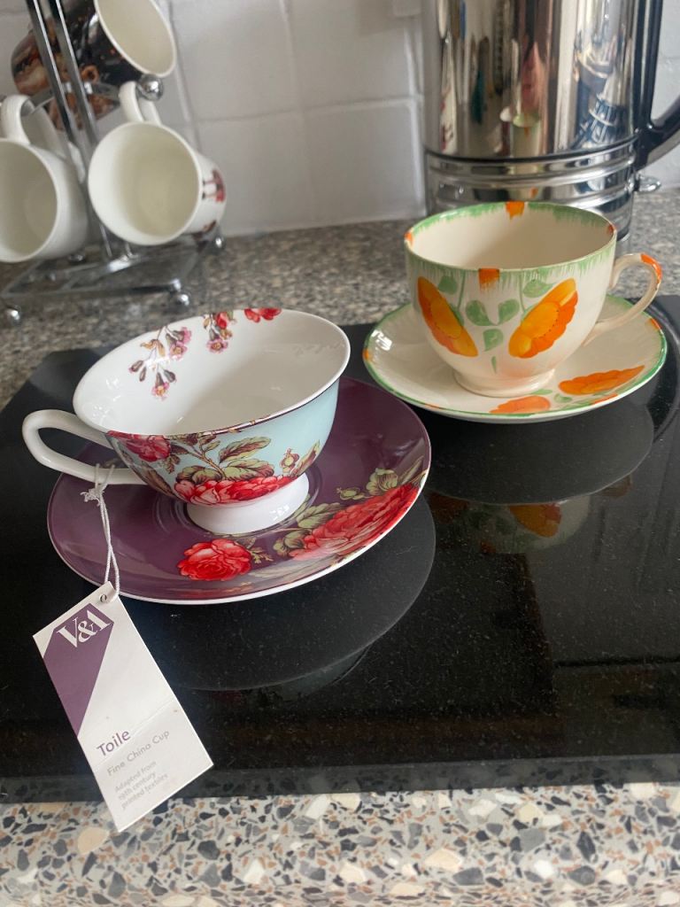 Fine China Teacups/Saucers