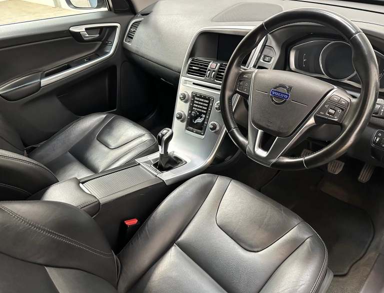 VOLVO XC60 2.0 SE Lux Nav D4 2017