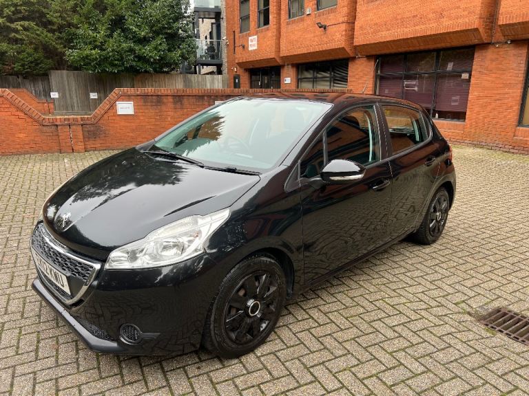 Peugeot, 208, Hatchback, 2012, Manual, 1199 (cc), 5 doors