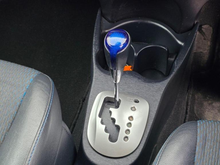 2014 Toyota Yaris 1.5 VVT-h Trend Hatchback 5dr Petrol Hybrid CVT Euro 5 (101 ps) Hatchback Hybri...