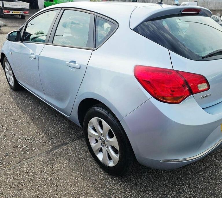 2014  VAUXHALL ASTRA DESIGN 1. 6  5 DRS *MOT- APRIL 2027 *like Ford Focus renault megane